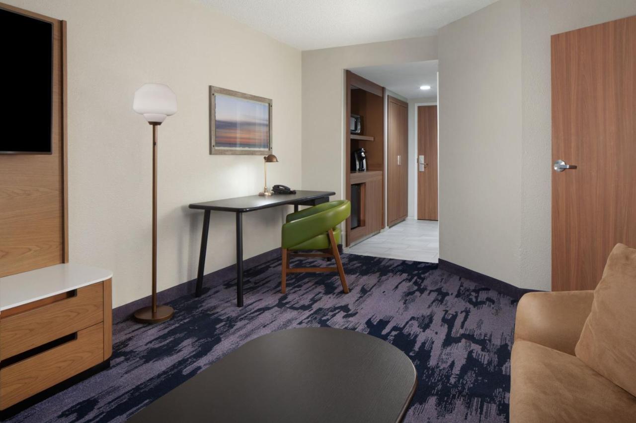 Fairfield Inn & Suites By Marriott Charleston Exterior photo