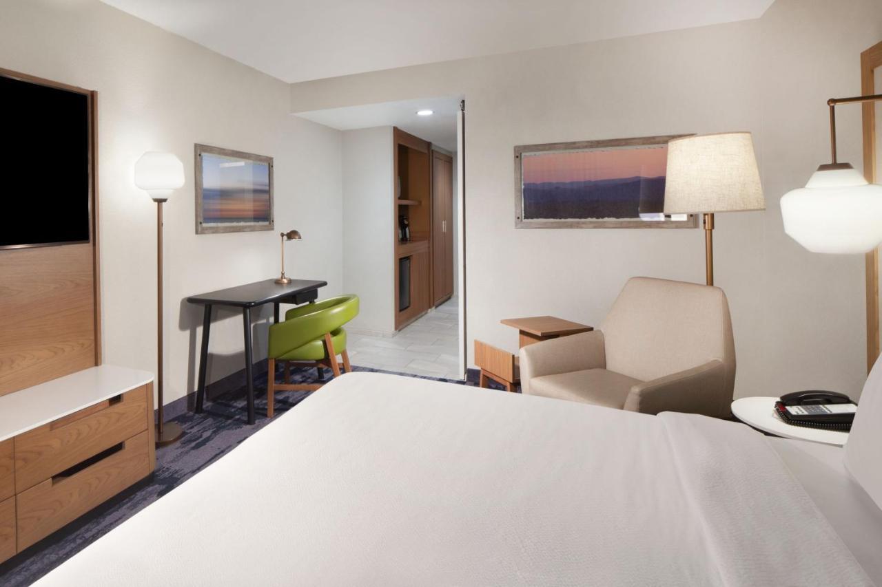Fairfield Inn & Suites By Marriott Charleston Exterior photo