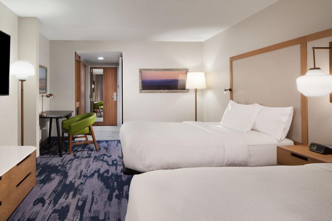 Fairfield Inn & Suites By Marriott Charleston Exterior photo