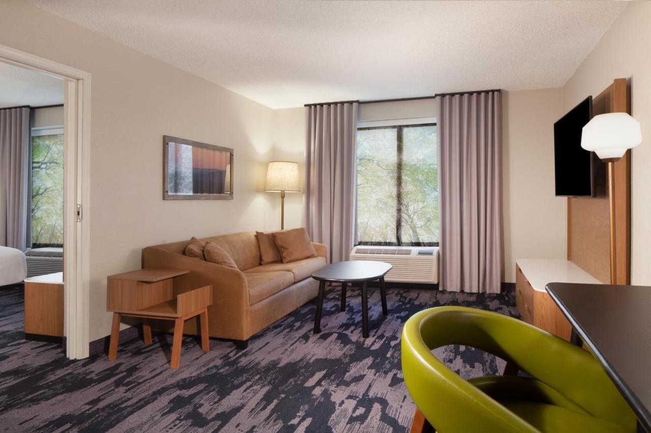 Fairfield Inn & Suites By Marriott Charleston Exterior photo