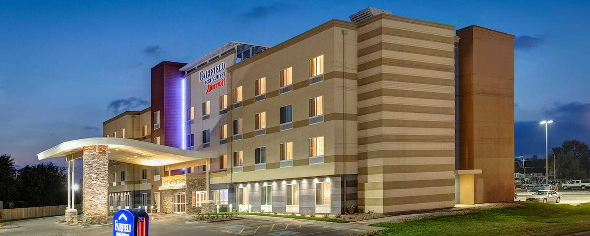 Fairfield Inn & Suites By Marriott Charleston Exterior photo